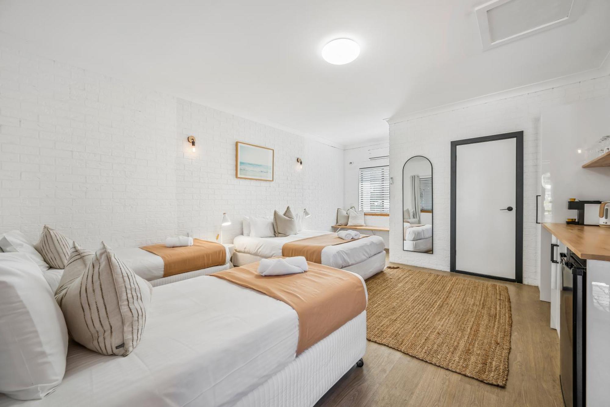 The Med Crescent Head Motel Kültér fotó